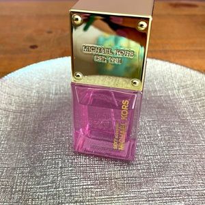 Michael Kors Sexy Blossom Eau de Parfum Spray. 1.0 FL. OZ. LIQ./30 ml